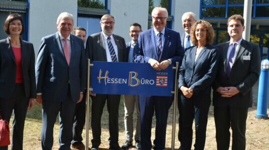 Einweihung des ersten Hessen-Büros in Limburg.